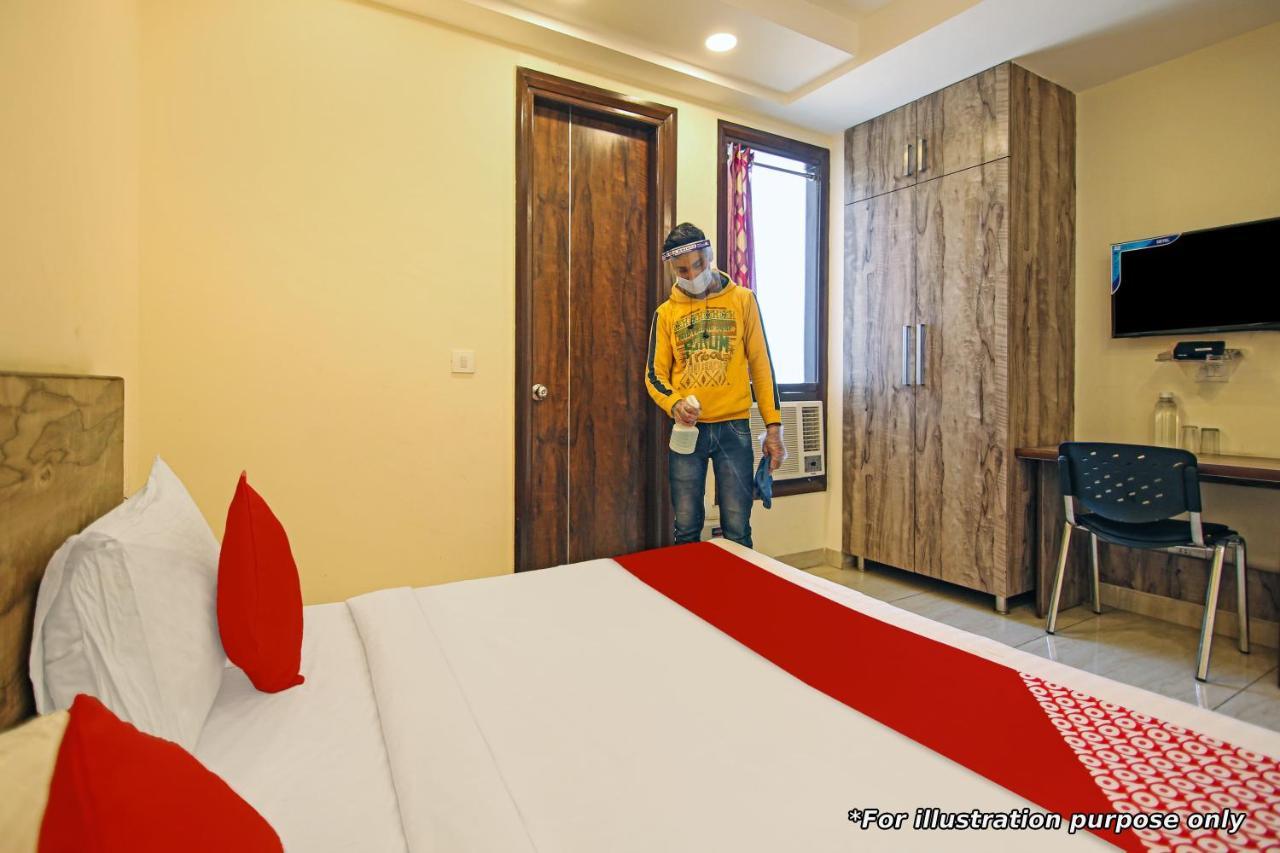 Oyo Flagship Hotel Kvc Holiday Inn Mysore Exteriör bild