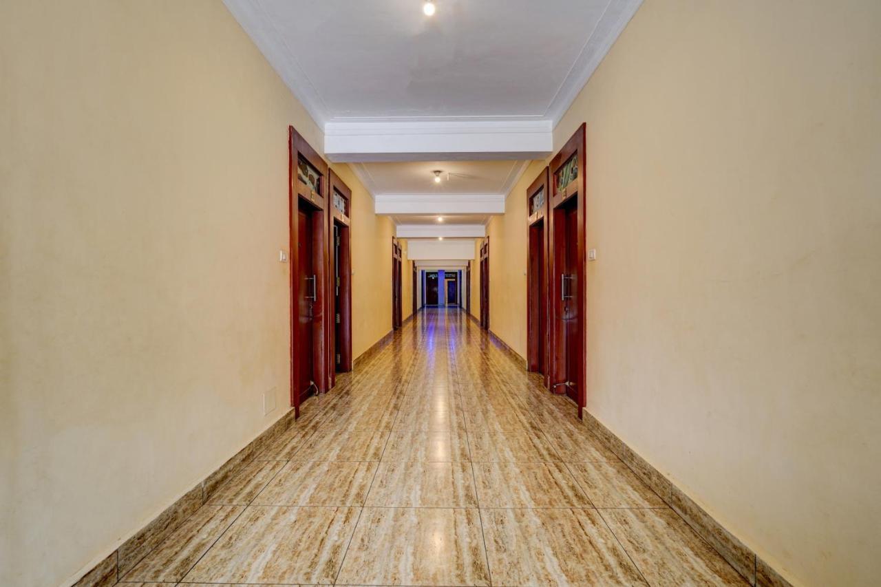 Oyo Flagship Hotel Kvc Holiday Inn Mysore Exteriör bild